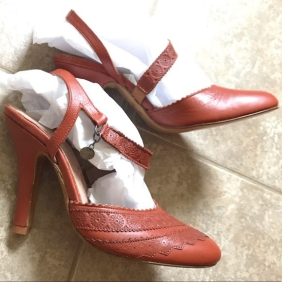 Ted Baker Shoes - Ted baker brown embroidered leather strappy heels